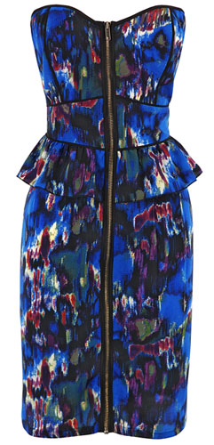 Boyish shapes: Blue strapless dress