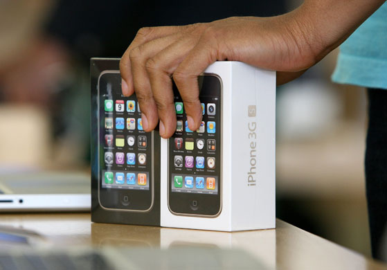 Week in Business: iPhones at an Apple Store in San Francisco