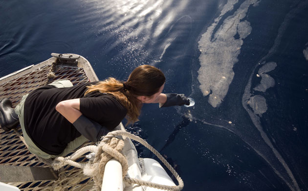 Montara oil rig: Oil rig leak fuel into the Timor Sea 
