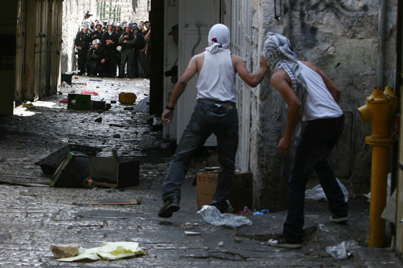 Clashes in Jerusalem: Clashes Break Out Around The Temple Mount Compound