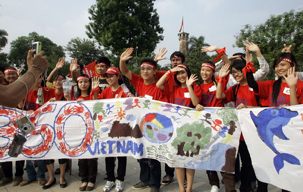 350 Climate Change: Hanoi, Vietnam climate change 350.org protests