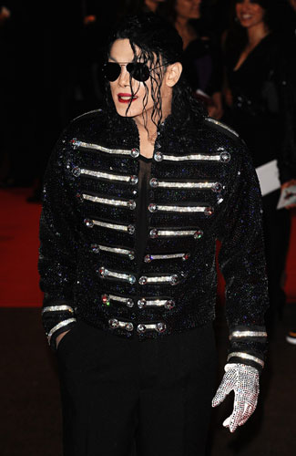 Michael Jackson: More Jackson lookalikes in London