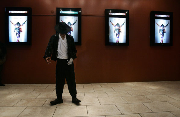 Michael Jackson movie: this is it in lima 