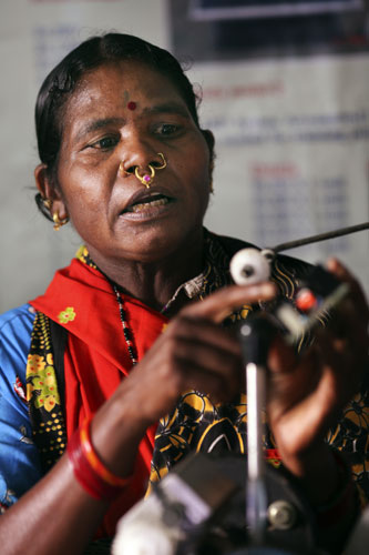 Barefoot solar engineers: india solar engineers