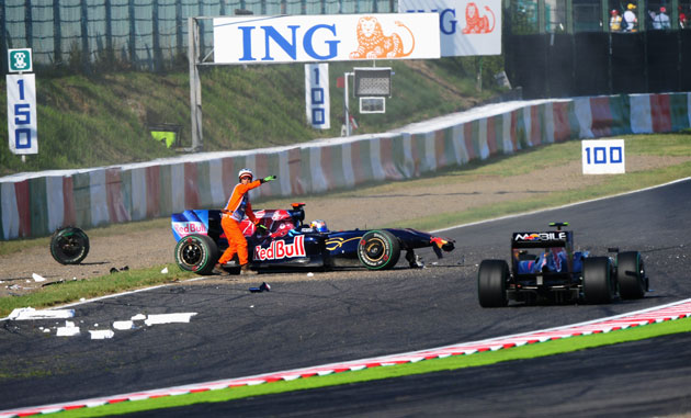 F1 grand prix of Japan: the wrecked car of Jaime Alguersuari of Toro Rosso