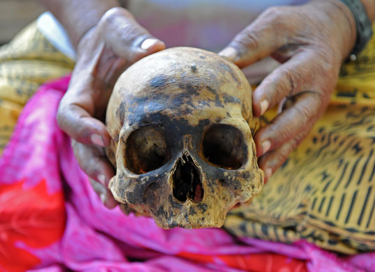 24 hours : tsunami devastated village of Asili in Samoa