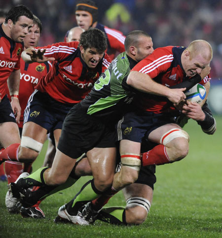 Heineken Cup 2009 Preview: Montauban's Jean-Phillippe holds on to Munster's Paul O'Connell