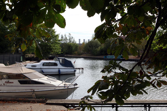 River Lee: Boats moored at Rye Meads, Hertfordshire