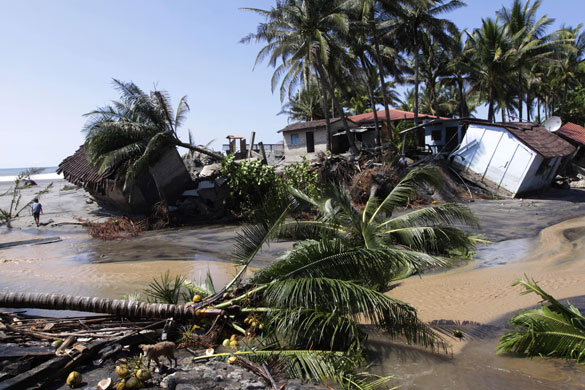 El Salvador hurricane: Destroyed houses at Las Hojas beach in the coastal town of La Paz 
