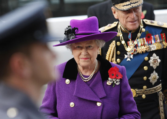 Armistice day: Queen Elizabeth at Armistice Day service at Westminster Abbey
