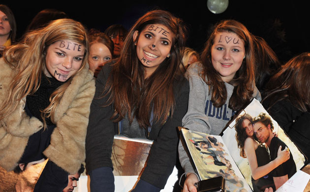 The Twilight Saga: New Moon London premiere: dressed-up fans