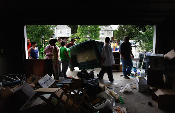 Homelessness: An eviction team removes belongings