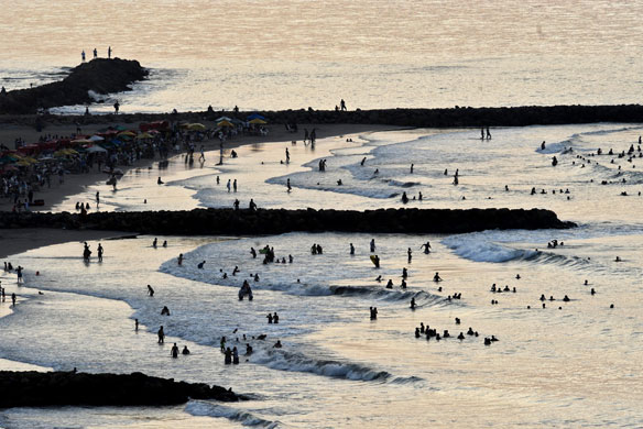 15 November 2009: Cartagena, Colombia: Sunset at the beach