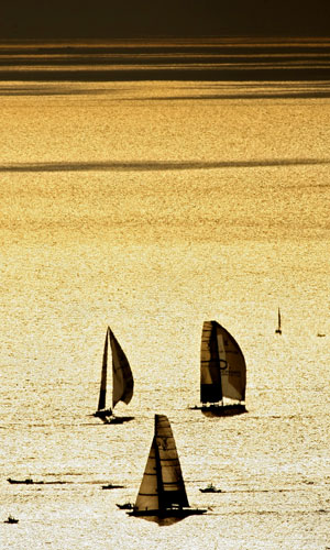 24sport: Three yachts compete during Day 10 of the Louis Vuitton Trophy in Nice