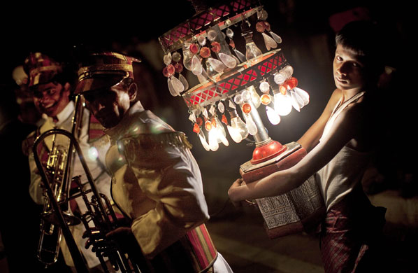 24 hours in pictures: Hindu wedding procession in New Delhi, India