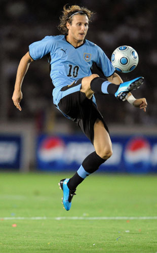 World Cup key players: Carlos Salazar( L) of Venezuela vies for