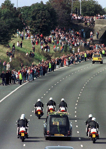M1 motorway: 1997: Princess Diana's funeral cortege on the M1 at Toddington