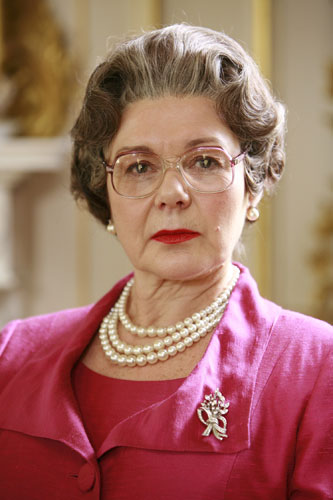 Queen on Channel 4 : Barbara Flynn as Queen Elizabeth on Channel 4 