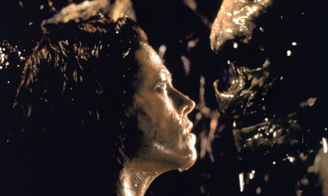 Sigourney-Weaver-in-Alien-001.jpg