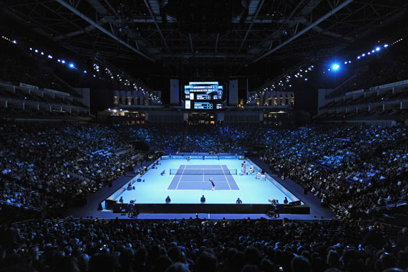 ATP World Tennis Finals: Andy Murray serves the first point in front of a crowd at the o2 Arena