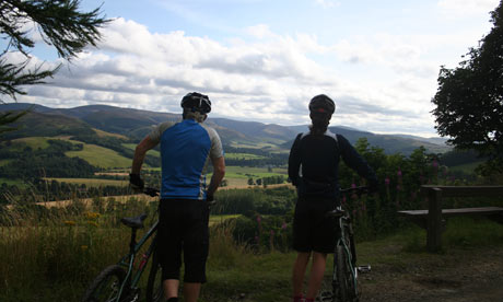 mountain biking in glentress