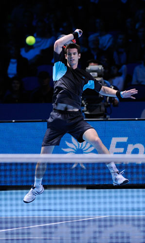 murray v federer: Andy Murray powers a forehand return back to the World no 1