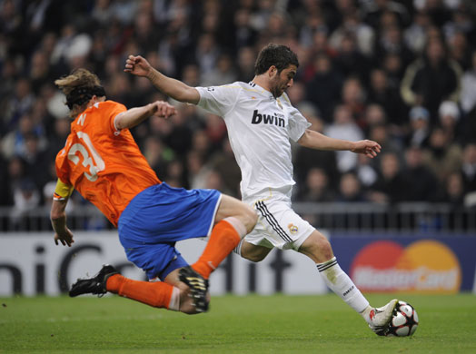 Wed champs 2: Real Madrid's Gonzalo Higuain scores against FC Zurich