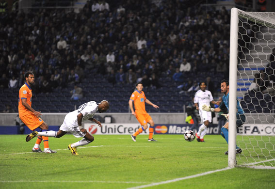 wed 3 champions: Anelka scores for Chelsea