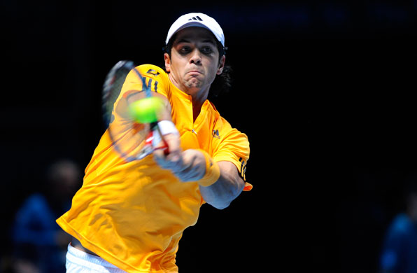 Andy Murray Day 5: Verdasco plays a big backhand