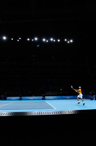Andy Murray Day 5: Verdasco plays a backhand in the 2nd set