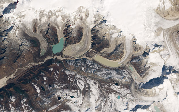 Satellite Eye on Earth: Bhutan Table Mountain : Luggye Lake glacier, Raphstreng Lake