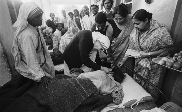 Bhopal 25th anniversary: Mother Teresa and The Union Carbide Corporation poisonous Gas Disaster