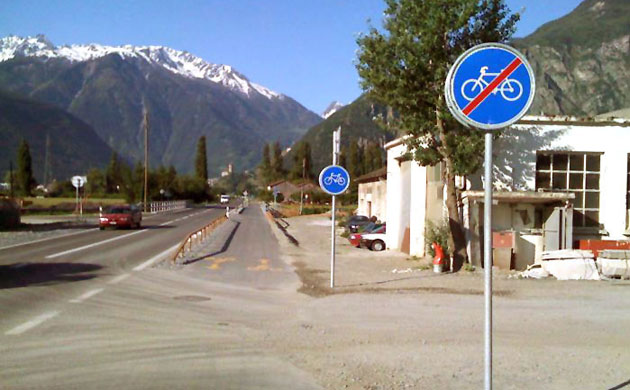 Worst Cycle Lane: Piste cyclable ridicule 