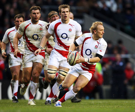England Rugby Team: Shane Geraghty runs with the ball