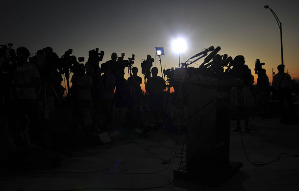 fort hood shooting: media wait for a briefing  Fort Hood, Texas