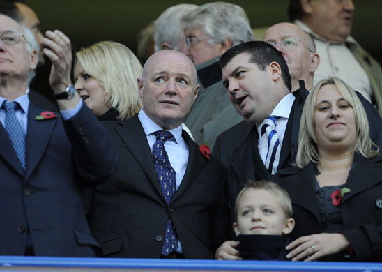Chelsea v Man Utd: Old and new Chelsea chief executives Peter Kenyon and Ron Gourlay