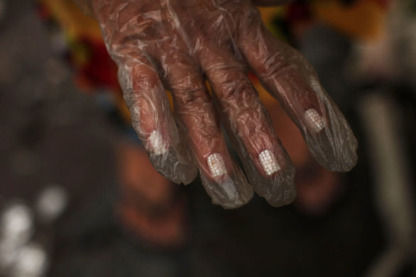 24 hours in pictures: Jardim Gramacho, Brazil