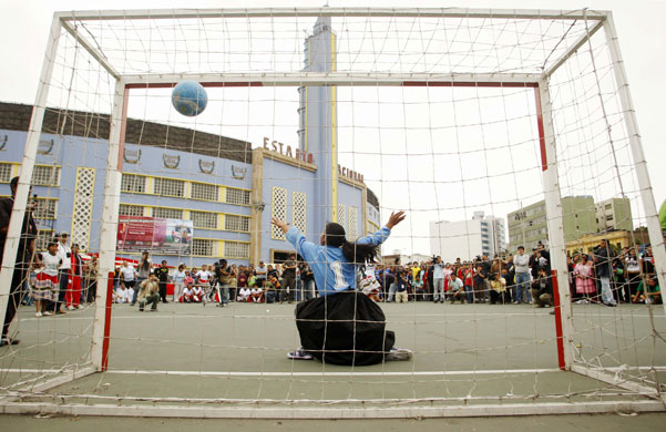 Peruvian women's football: Mamacha national female soccer championships in Lima, Peru