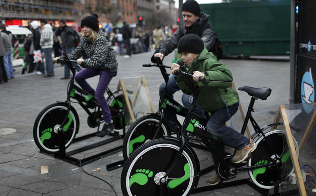 Copenhagen Diary: COP15 : Danish people try out bicycles being set up to produce electricity 