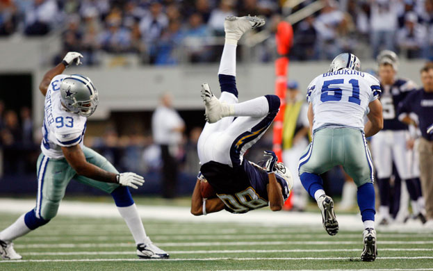 24sport: Chargers wide receiver Floyd is flipped in the air