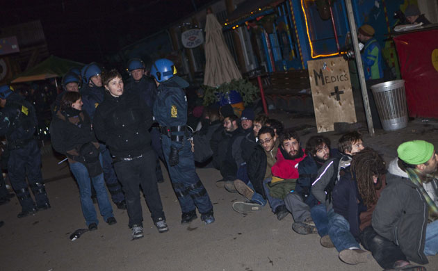 Copenhagen Diary: COP15 : police arrest during riots at Christiania 