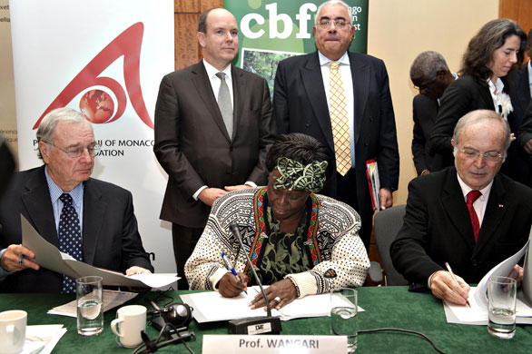 Copenhagen Diary: COP15 : Wangari Maathai,  Prince Albert II of Monaco Foundation 