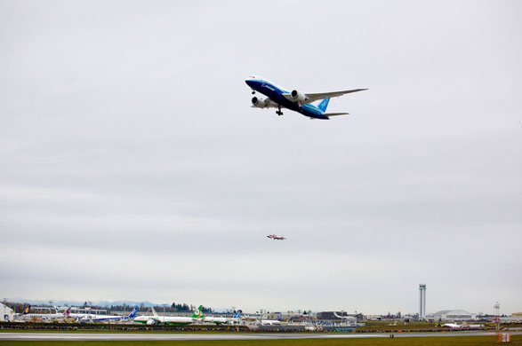 Dreamliner 787: The new Boeing 787 Dreamliner takes its first flight