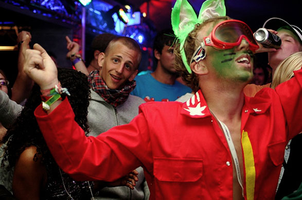 Annie Leonard portfolio: Bestival 2009- Year of the spectacular! Sunday Night celebrations