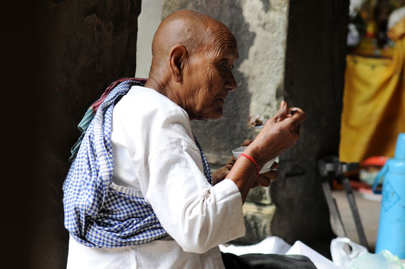 Been there photos: Nun eating