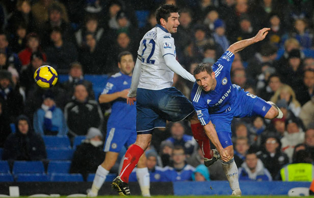Chelsea v Portsmouth2: Lampard beats Huges to a header
