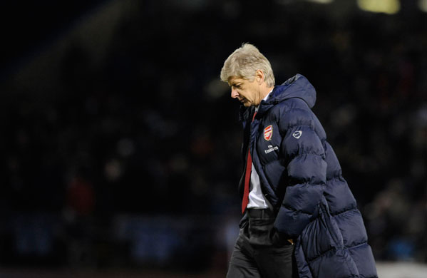 Prem Round up : Arsenal's coach Wenger walks off at half time