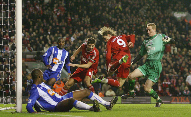 Prem Round up : Fernando Torres makes it 2-0 for Liverpool