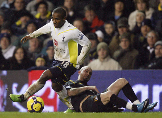 Prem Round up : Jermain Defoe beats Stephen Ireland