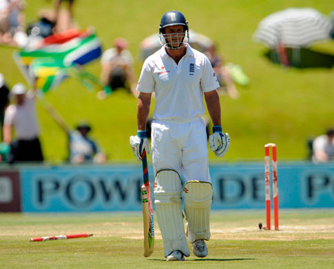 South Africa v England: England's Strauss walks after being bowled by South Africa's Ntini